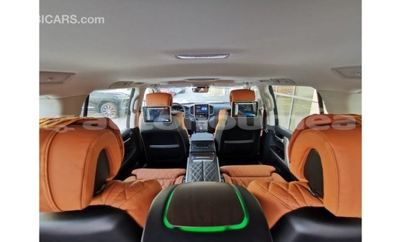 Acheter Import Voiture Toyota Land Cruiser Noir à Import - Dubai, Iles Acheter Import Voiture Toyota Land Cruiser Noir à Import - Dubai, Iles