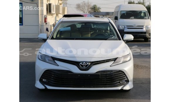 Acheter Import Voiture Toyota Camry Blanc à Import - Dubai, Iles Acheter Import Voiture Toyota Camry Blanc à Import - Dubai, Iles