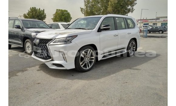 Acheter Import Voiture Lexus LX Blanc à Import - Dubai, Iles Acheter Import Voiture Lexus LX Blanc à Import - Dubai, Iles
