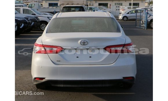 Acheter Import Voiture Toyota Camry Blanc à Import - Dubai, Iles Acheter Import Voiture Toyota Camry Blanc à Import - Dubai, Iles