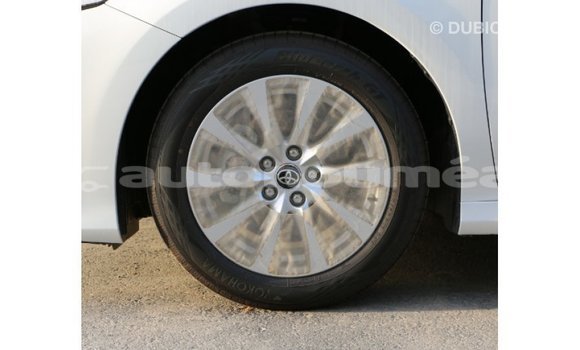Acheter Import Voiture Toyota Camry Blanc à Import - Dubai, Iles Acheter Import Voiture Toyota Camry Blanc à Import - Dubai, Iles