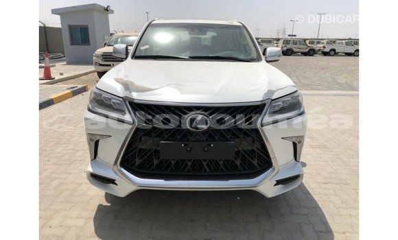 Acheter Import Voiture Lexus LX Blanc à Import - Dubai, Iles Acheter Import Voiture Lexus LX Blanc à Import - Dubai, Iles