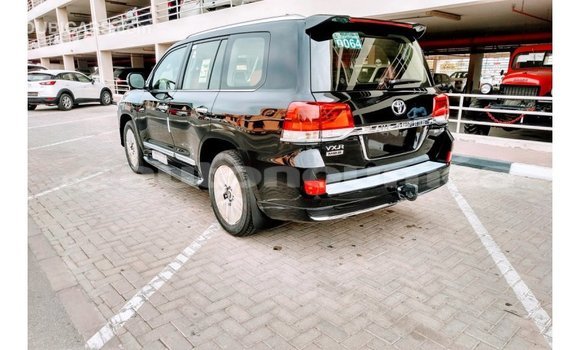 Acheter Import Voiture Toyota Land Cruiser Noir à Import - Dubai, Iles Acheter Import Voiture Toyota Land Cruiser Noir à Import - Dubai, Iles