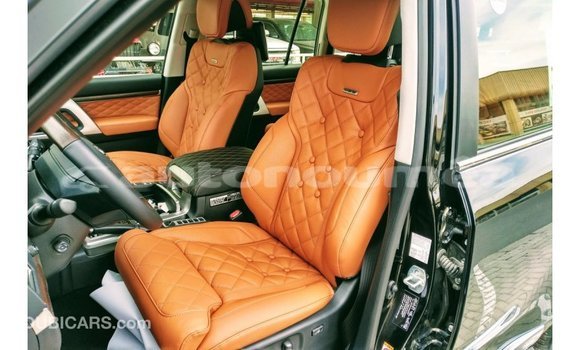Acheter Import Voiture Toyota Land Cruiser Noir à Import - Dubai, Iles Acheter Import Voiture Toyota Land Cruiser Noir à Import - Dubai, Iles