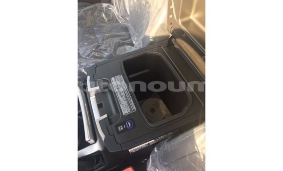 Acheter Import Voiture Toyota Land Cruiser Noir à Import - Dubai, Iles Acheter Import Voiture Toyota Land Cruiser Noir à Import - Dubai, Iles