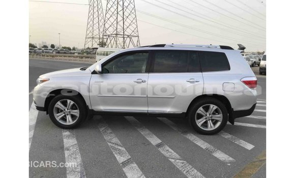 Acheter Import Voiture Toyota Highlander Autre à Import - Dubai, Iles Acheter Import Voiture Toyota Highlander Autre à Import - Dubai, Iles