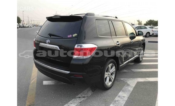 Acheter Import Voiture Toyota Highlander Noir à Import - Dubai, Iles Acheter Import Voiture Toyota Highlander Noir à Import - Dubai, Iles