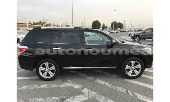 Acheter Import Voiture Toyota Highlander Noir à Import - Dubai, Iles Acheter Import Voiture Toyota Highlander Noir à Import - Dubai, Iles