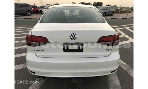 Acheter Import Voiture Volkswagen Jetta Blanc à Import - Dubai, Iles Acheter Import Voiture Volkswagen Jetta Blanc à Import - Dubai, Iles
