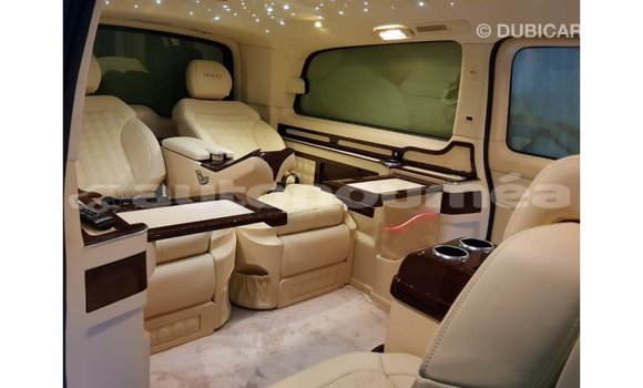 Acheter Import Voiture Mercedes-Benz 250 Noir à Import - Dubai, Iles Acheter Import Voiture Mercedes-Benz 250 Noir à Import - Dubai, Iles