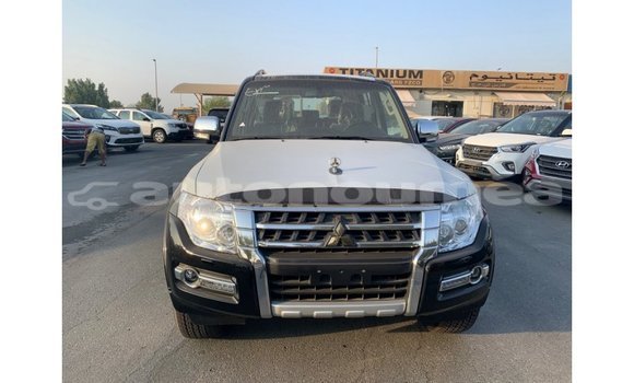 Buy Import Mitsubishi Pajero Black Car in Import - Dubai in Iles Buy Import Mitsubishi Pajero Black Car in Import - Dubai in Iles
