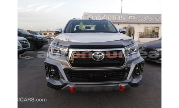 Buy Import Toyota Hilux Other Car in Import - Dubai in Iles Buy Import Toyota Hilux Other Car in Import - Dubai in Iles