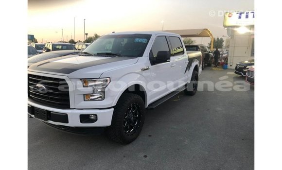 Buy Import Ford V8 White Car in Import - Dubai in Iles Buy Import Ford V8 White Car in Import - Dubai in Iles