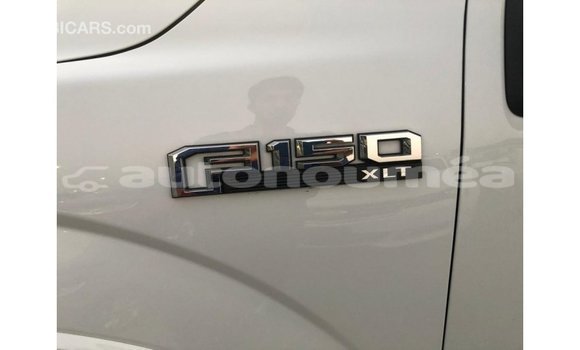 Buy Import Ford V8 White Car in Import - Dubai in Iles Buy Import Ford V8 White Car in Import - Dubai in Iles