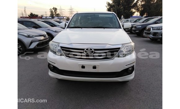 Buy Import Toyota Fortuner White Car in Import - Dubai in Iles Buy Import Toyota Fortuner White Car in Import - Dubai in Iles