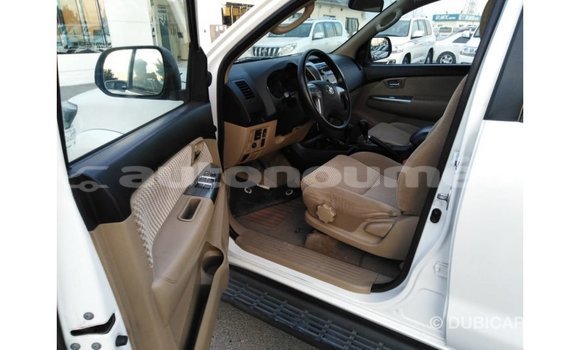 Buy Import Toyota Fortuner White Car in Import - Dubai in Iles Buy Import Toyota Fortuner White Car in Import - Dubai in Iles