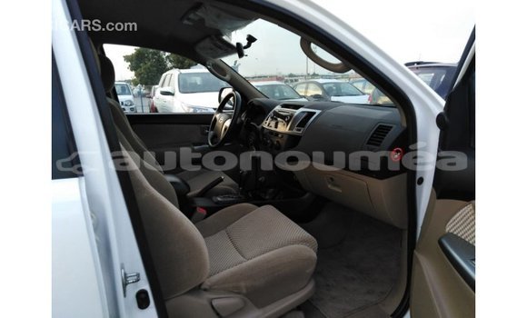 Buy Import Toyota Fortuner White Car in Import - Dubai in Iles Buy Import Toyota Fortuner White Car in Import - Dubai in Iles