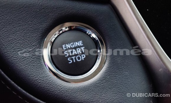 Acheter Import Voiture Toyota Land Cruiser Blanc à Import - Dubai, Iles Acheter Import Voiture Toyota Land Cruiser Blanc à Import - Dubai, Iles