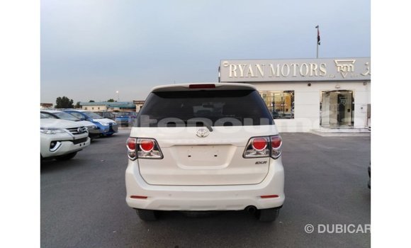 Buy Import Toyota Fortuner White Car in Import - Dubai in Iles Buy Import Toyota Fortuner White Car in Import - Dubai in Iles