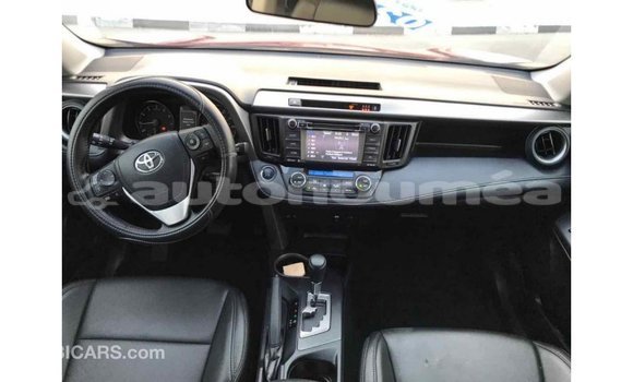 Acheter Import Utilitaire Toyota HiAce Rouge à Import - Dubai, Iles Acheter Import Utilitaire Toyota HiAce Rouge à Import - Dubai, Iles