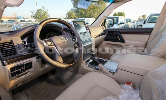 Buy Import Toyota Land Cruiser Black Car in Import - Dubai in Iles Buy Import Toyota Land Cruiser Black Car in Import - Dubai in Iles