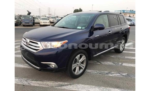Acheter Import Voiture Toyota Highlander Bleu à Import - Dubai, Iles Acheter Import Voiture Toyota Highlander Bleu à Import - Dubai, Iles