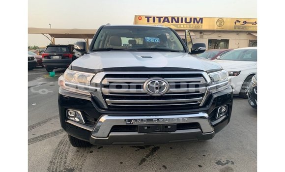 Buy Import Toyota Land Cruiser Black Car in Import - Dubai in Iles Buy Import Toyota Land Cruiser Black Car in Import - Dubai in Iles
