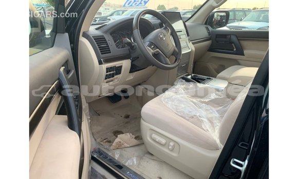 Buy Import Toyota Land Cruiser Black Car in Import - Dubai in Iles Buy Import Toyota Land Cruiser Black Car in Import - Dubai in Iles