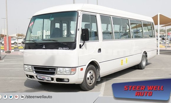 Acheter Import Voiture Mitsubishi Carisma Blanc à Import - Dubai, Iles Acheter Import Voiture Mitsubishi Carisma Blanc à Import - Dubai, Iles