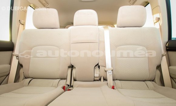 Buy Import Toyota Land Cruiser White Car in Import - Dubai in Iles Buy Import Toyota Land Cruiser White Car in Import - Dubai in Iles