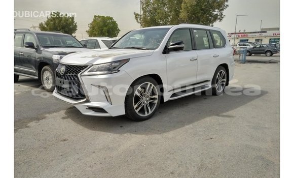 Acheter Import Voiture Lexus LX Blanc à Import - Dubai, Iles Acheter Import Voiture Lexus LX Blanc à Import - Dubai, Iles