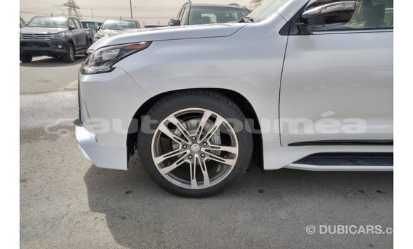Acheter Import Voiture Lexus LX Blanc à Import - Dubai, Iles Acheter Import Voiture Lexus LX Blanc à Import - Dubai, Iles