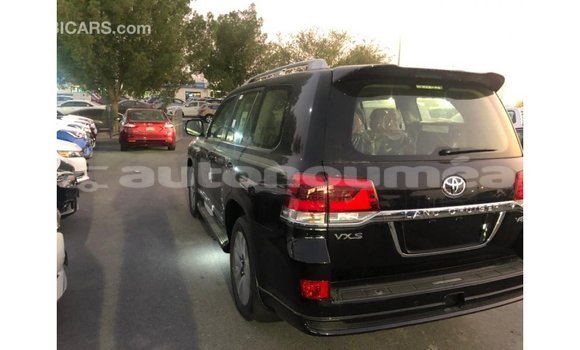 Buy Import Toyota Land Cruiser Black Car in Import - Dubai in Iles Buy Import Toyota Land Cruiser Black Car in Import - Dubai in Iles