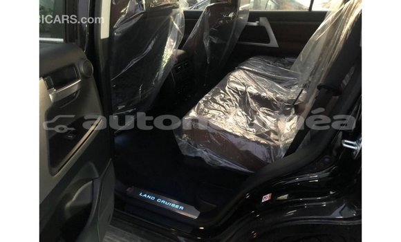 Buy Import Toyota Land Cruiser Black Car in Import - Dubai in Iles Buy Import Toyota Land Cruiser Black Car in Import - Dubai in Iles