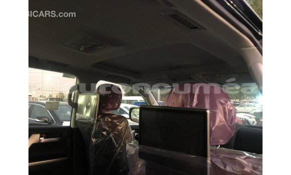 Buy Import Toyota Land Cruiser Black Car in Import - Dubai in Iles Buy Import Toyota Land Cruiser Black Car in Import - Dubai in Iles