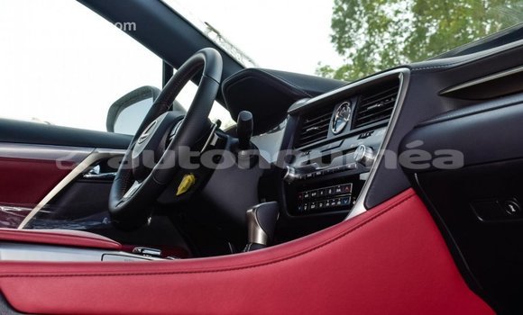 Acheter Import Voiture Lexus RX 300 Blanc à Import - Dubai, Iles Acheter Import Voiture Lexus RX 300 Blanc à Import - Dubai, Iles