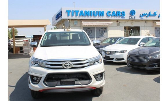Buy Import Toyota Hilux White Car in Import - Dubai in Iles Buy Import Toyota Hilux White Car in Import - Dubai in Iles