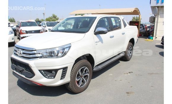 Buy Import Toyota Hilux White Car in Import - Dubai in Iles Buy Import Toyota Hilux White Car in Import - Dubai in Iles
