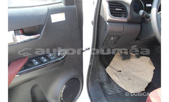 Buy Import Toyota Hilux White Car in Import - Dubai in Iles Buy Import Toyota Hilux White Car in Import - Dubai in Iles