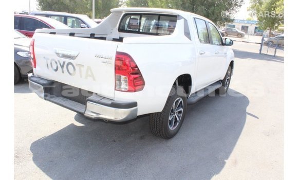Buy Import Toyota Hilux White Car in Import - Dubai in Iles Buy Import Toyota Hilux White Car in Import - Dubai in Iles