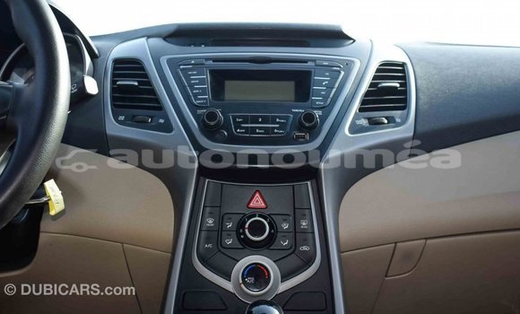 Acheter Import Voiture Hyundai Elantra Rouge à Import - Dubai, Iles Acheter Import Voiture Hyundai Elantra Rouge à Import - Dubai, Iles