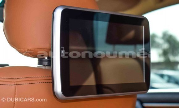 Acheter Import Voiture Toyota Land Cruiser Blanc à Import - Dubai, Iles Acheter Import Voiture Toyota Land Cruiser Blanc à Import - Dubai, Iles