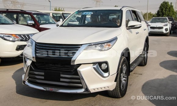 Buy Import Toyota Fortuner White Car in Import - Dubai in Iles Buy Import Toyota Fortuner White Car in Import - Dubai in Iles