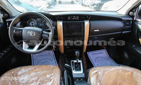 Buy Import Toyota Fortuner White Car in Import - Dubai in Iles Buy Import Toyota Fortuner White Car in Import - Dubai in Iles