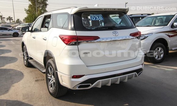 Buy Import Toyota Fortuner White Car in Import - Dubai in Iles Buy Import Toyota Fortuner White Car in Import - Dubai in Iles