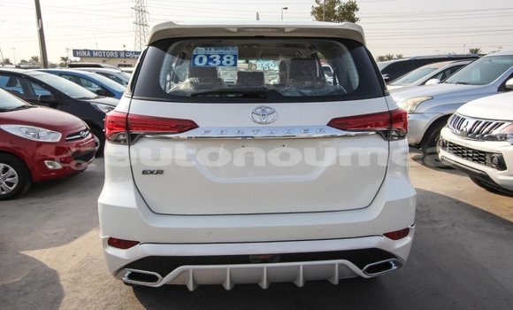 Buy Import Toyota Fortuner White Car in Import - Dubai in Iles Buy Import Toyota Fortuner White Car in Import - Dubai in Iles