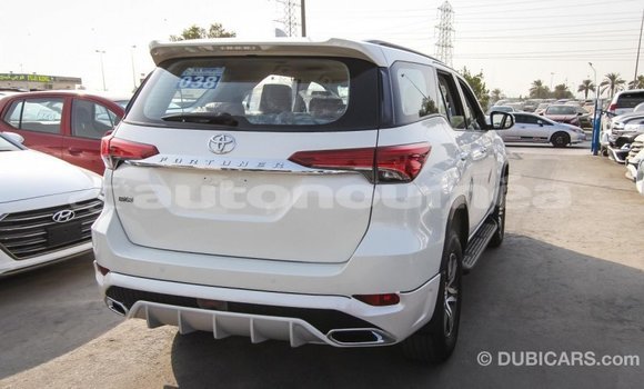 Buy Import Toyota Fortuner White Car in Import - Dubai in Iles Buy Import Toyota Fortuner White Car in Import - Dubai in Iles