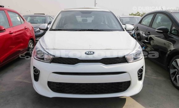 Acheter Import Voiture Kia Rio Blanc à Import - Dubai, Iles Acheter Import Voiture Kia Rio Blanc à Import - Dubai, Iles