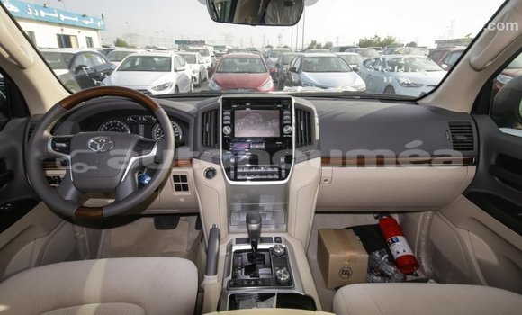 Acheter Import Voiture Toyota Land Cruiser Noir à Import - Dubai, Iles Acheter Import Voiture Toyota Land Cruiser Noir à Import - Dubai, Iles