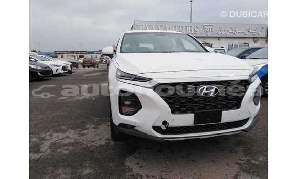 Buy Import Hyundai Santa Fe White Car in Import - Dubai in Iles Buy Import Hyundai Santa Fe White Car in Import - Dubai in Iles